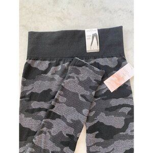 New Directions Studio Slimming Comfort Camo Legging Large